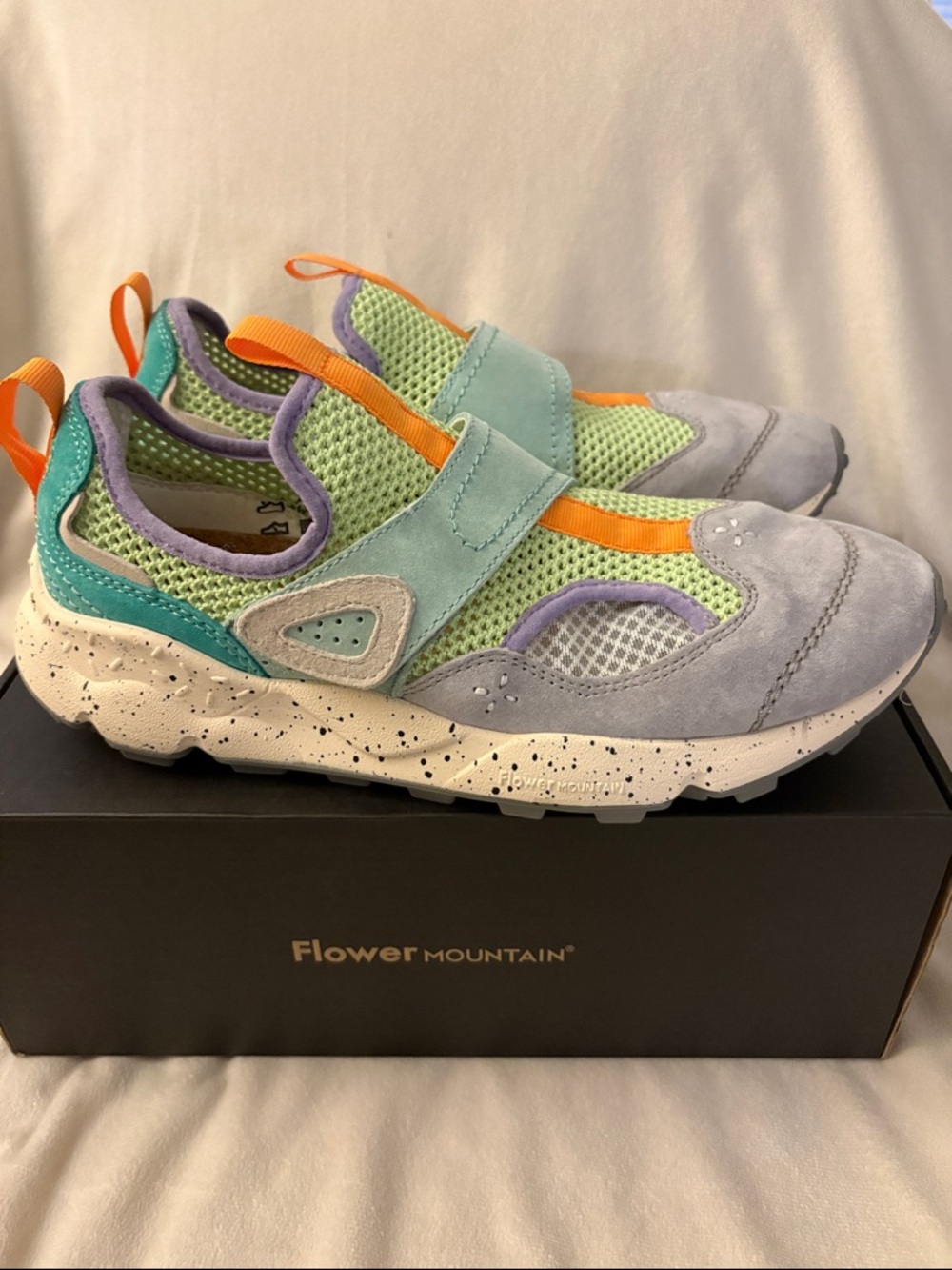 NWT Flower Mountain Pampas 3 Sneaker in Grey - Picture 8 of 15